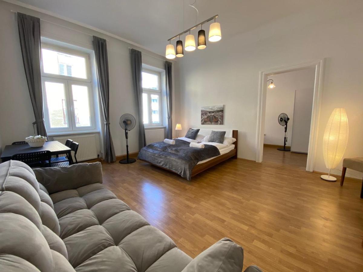 Beautiful 2Br Aptartment 12 Minutes To Downtown Вена Экстерьер фото